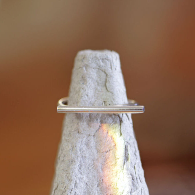 Anello realizzato a mano in argento